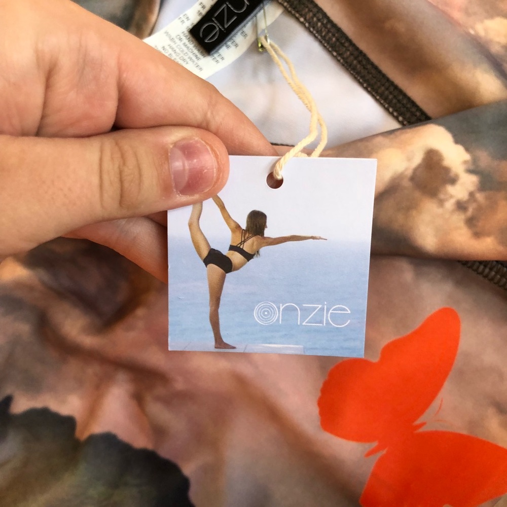 NWT onzie butterfly nature graphic workout legging - Picture 4 of 5